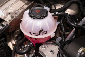 Проверка уровня охлаждающей жидкости